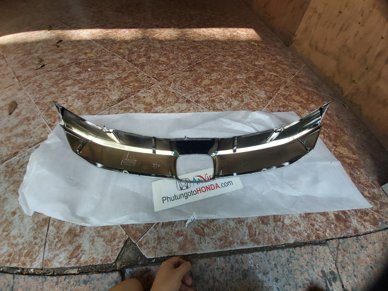 Mặt ca lăng xe honda HRV miếng mạ